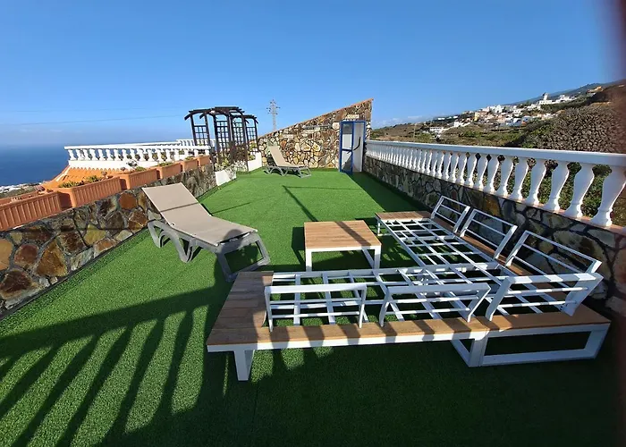 Apartamento Tenerife 100m2 Casa De Don Quijote With A Terrace Of 100m2 With A View Of The Ocean And Teide Volcano And A Garden Of 600m2 Icod De Los Vinos